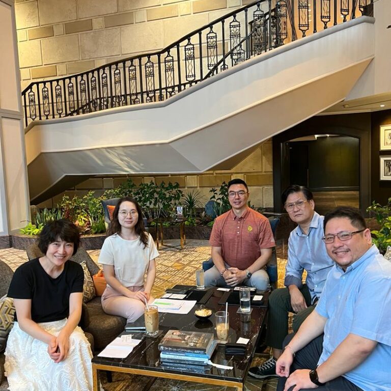 Meeting with Secretary General of RCEP Industry Cooperation Committee.