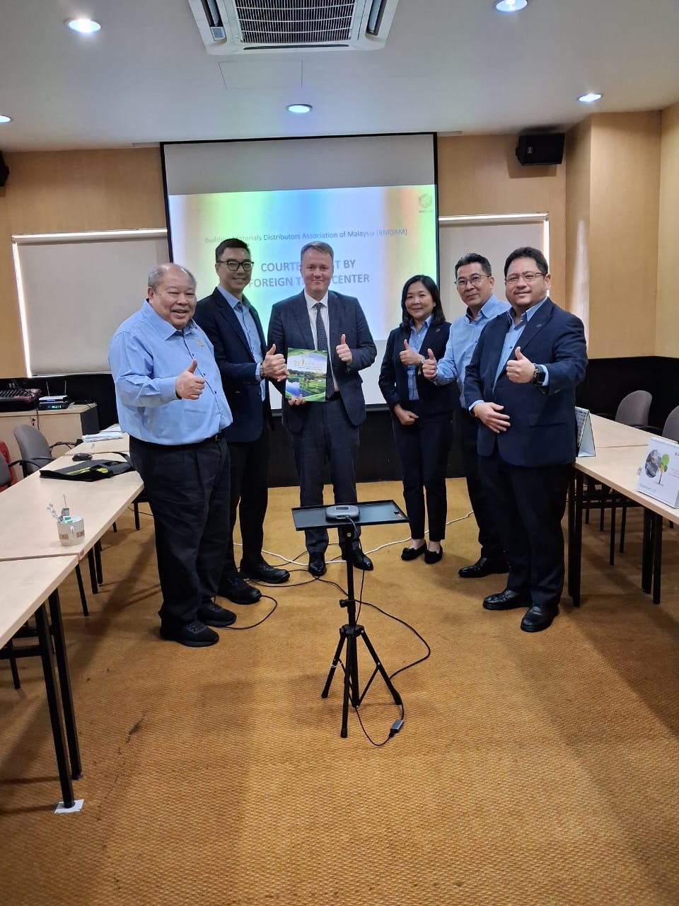 𝐁𝐌𝐃𝐀𝐌 𝐂𝐨𝐮𝐫𝐭𝐞𝐬𝐲 𝐌𝐞𝐞𝐭𝐢𝐧𝐠 𝐰𝐢𝐭𝐡 𝐭𝐡𝐞 𝐅𝐨𝐫𝐞𝐢𝐠𝐧 𝐓𝐫𝐚𝐝𝐞 𝐂𝐞𝐧𝐭𝐞𝐫, 𝐑𝐮𝐬𝐬𝐢𝐚